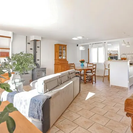 Awesome In With Kitchen Holiday home *